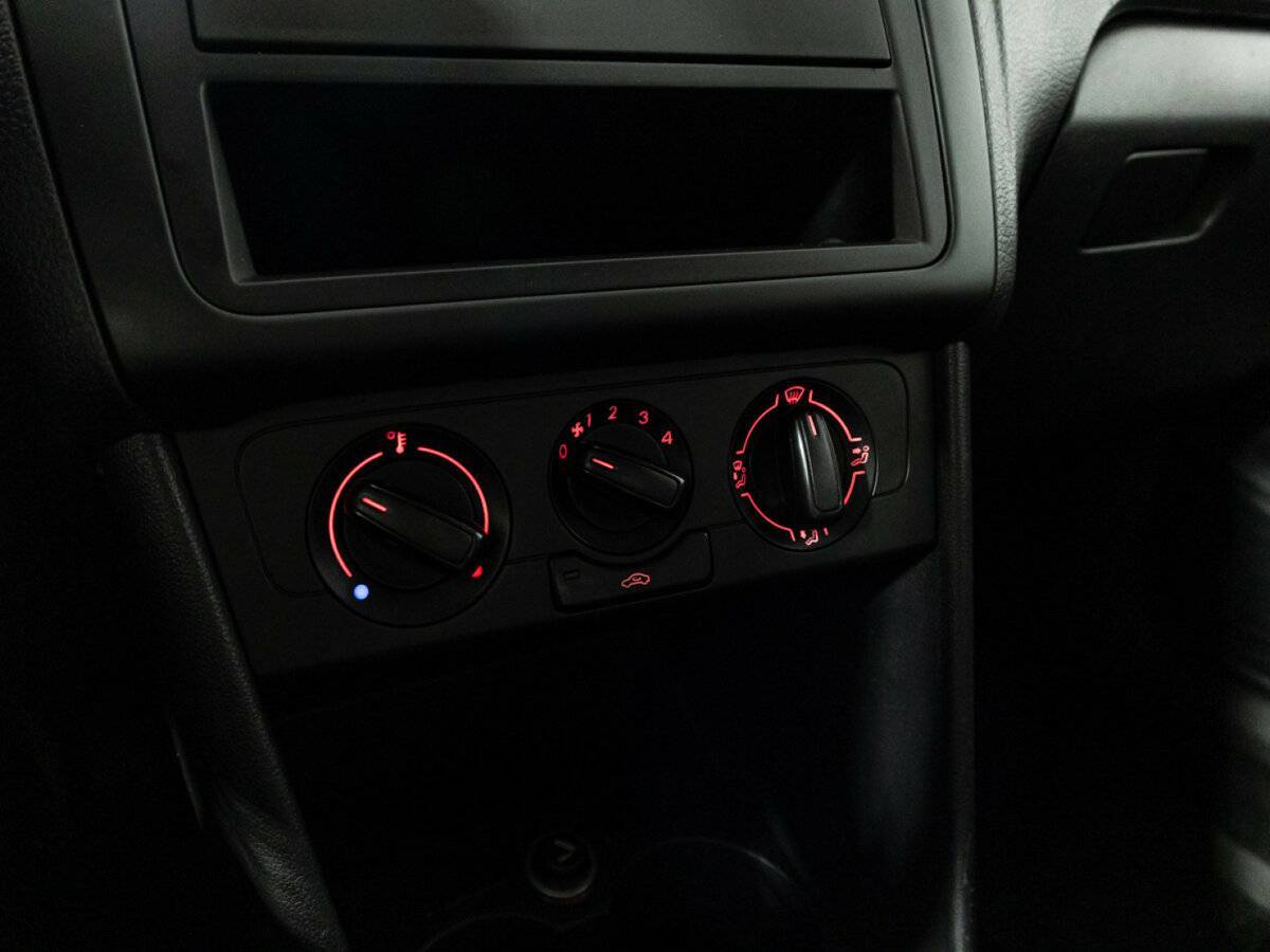 Фольксваген Поло б/у, 2016, Механическая. Фото: #14