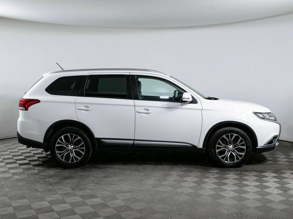 Mitsubishi Outlander б/у, 2016, Вариатор. Фото: #3