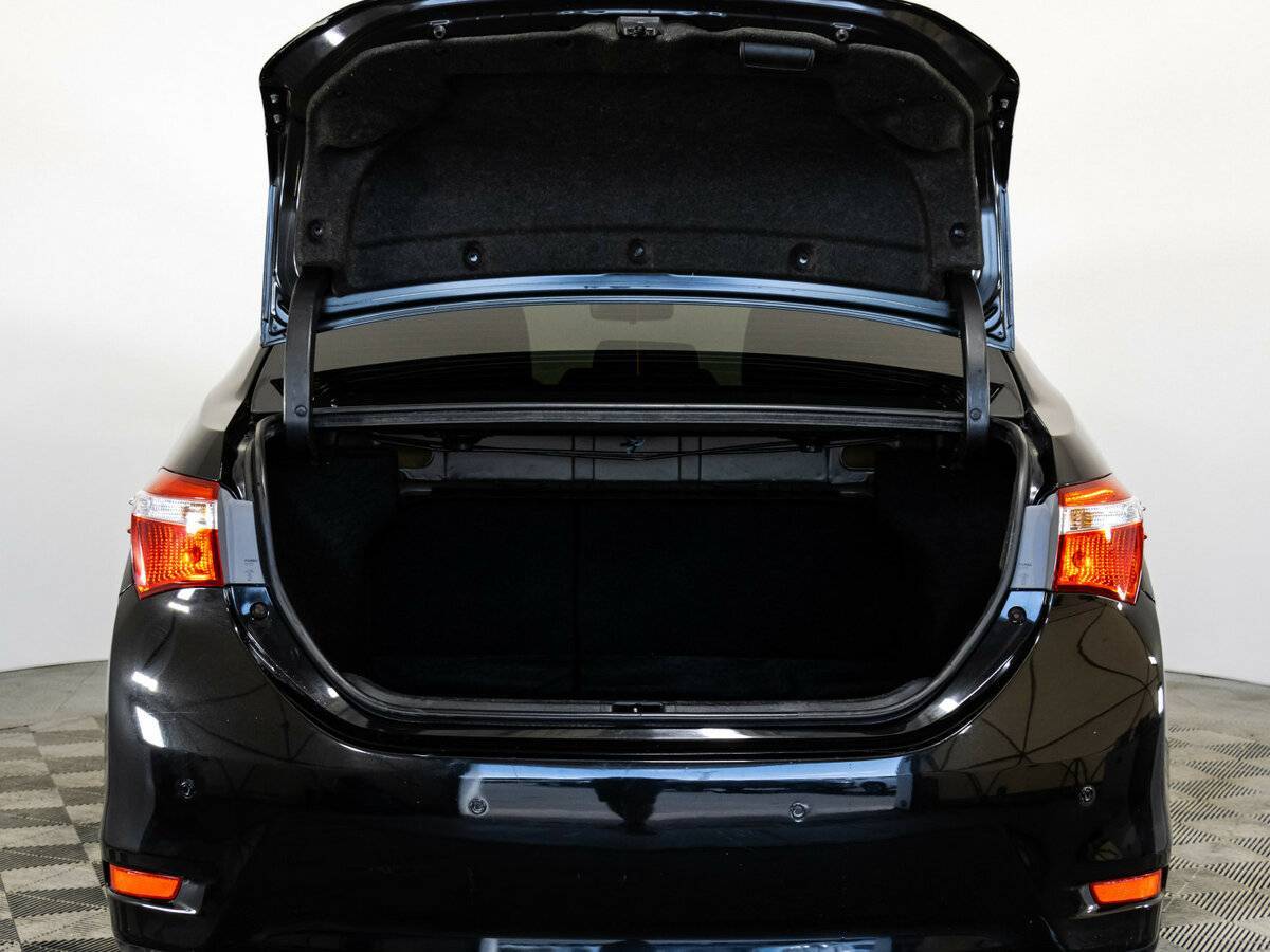 Toyota Corolla б/у, 2013, Механическая. Фото: #17