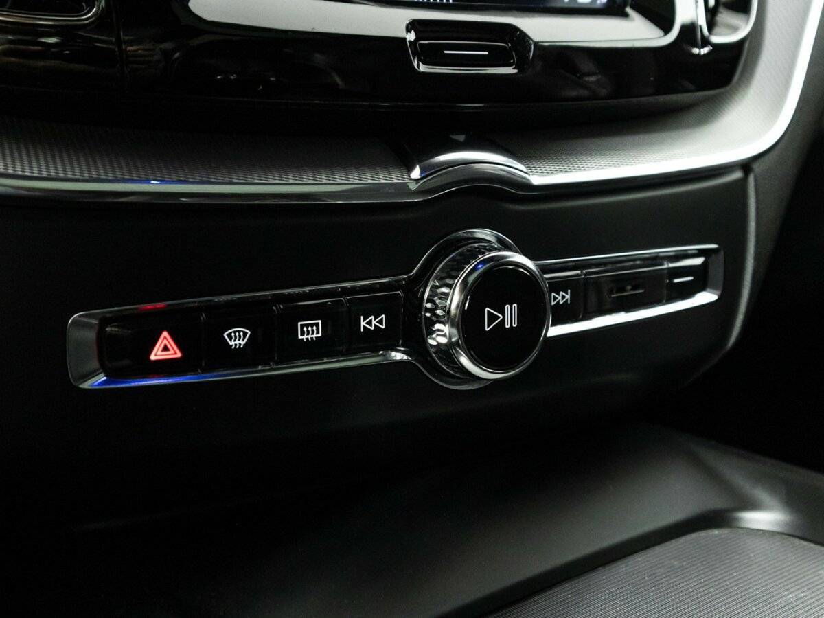 Volvo XC60 б/у, 2018, Автоматическая. Фото: #21