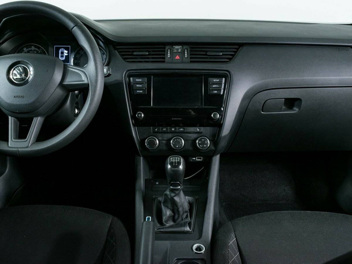 Skoda Octavia б/у, 2019, Механическая. Фото: #10