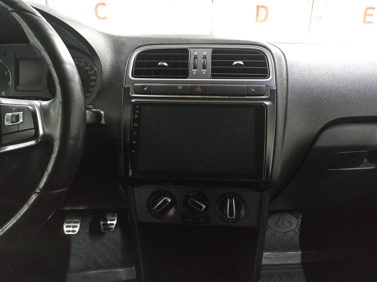 Volkswagen Polo б/у, 2018, Механическая. Фото: #14