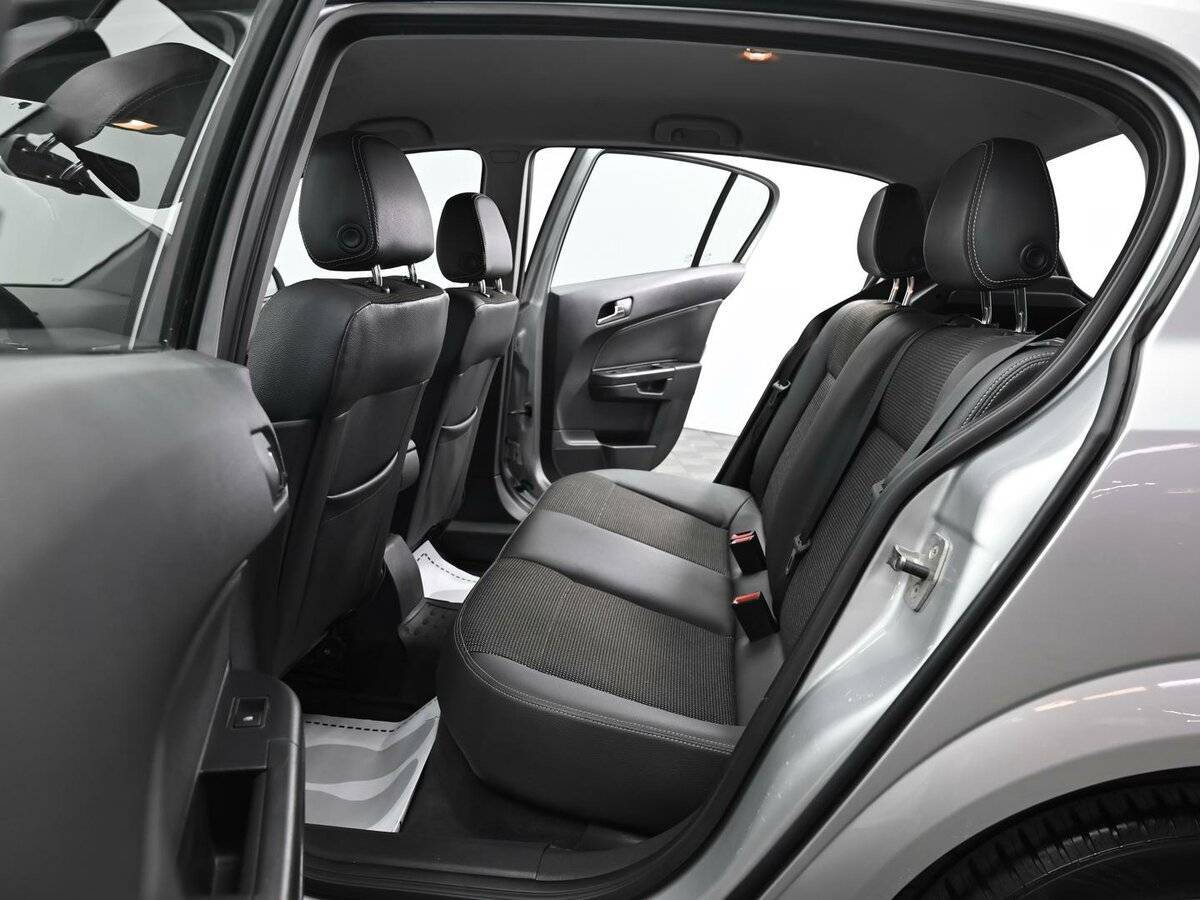 Опель Астра б/у, 2012, Автоматическая. Фото: #11