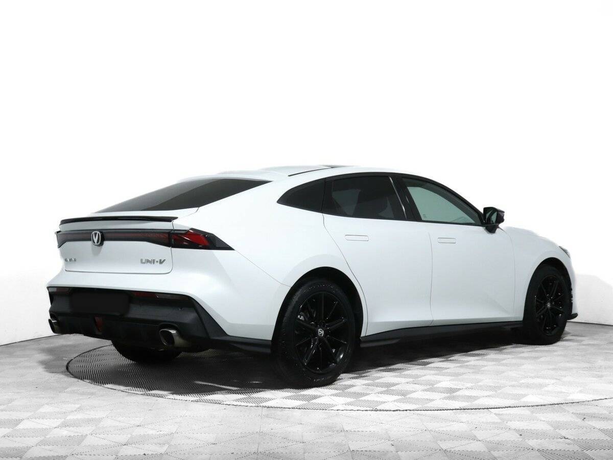 Changan UNI-V б/у, 2022, Роботизированная. Фото: #3