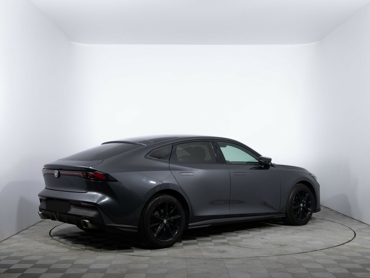 Changan UNI-V б/у, 2023, Роботизированная. Фото: #4