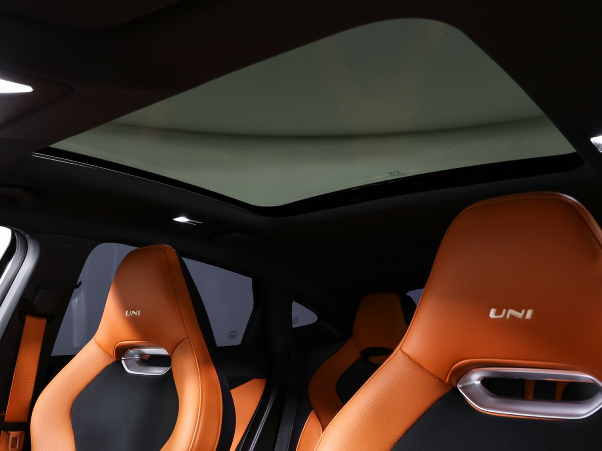 Changan UNI-V б/у, 2023, Роботизированная. Фото: #14