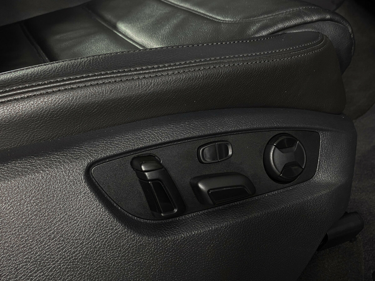 Volkswagen Touareg б/у, 2015, Автоматическая. Фото: #15