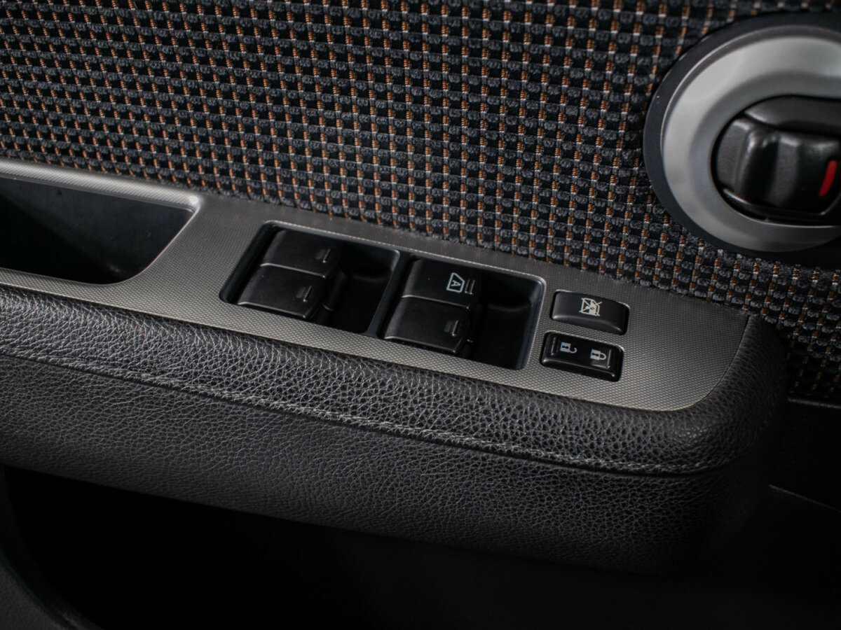 Nissan Tiida б/у, 2013, Автоматическая. Фото: #13