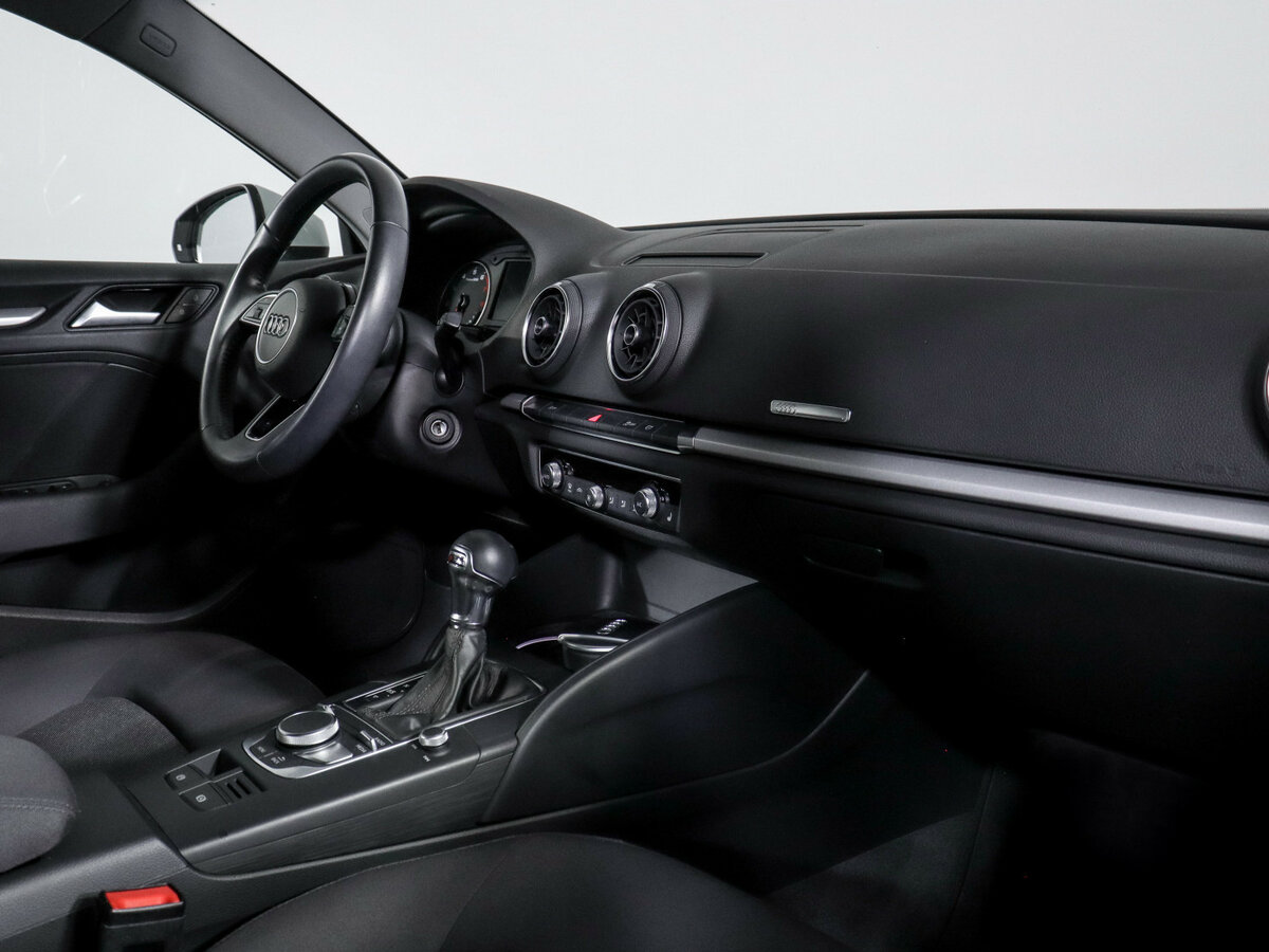 Audi A3 б/у, 2018, Роботизированная. Фото: #6