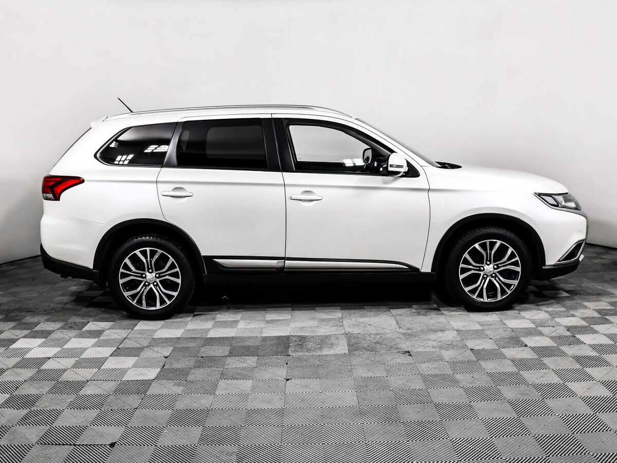 Mitsubishi Outlander б/у, 2016, Вариатор. Фото: #3