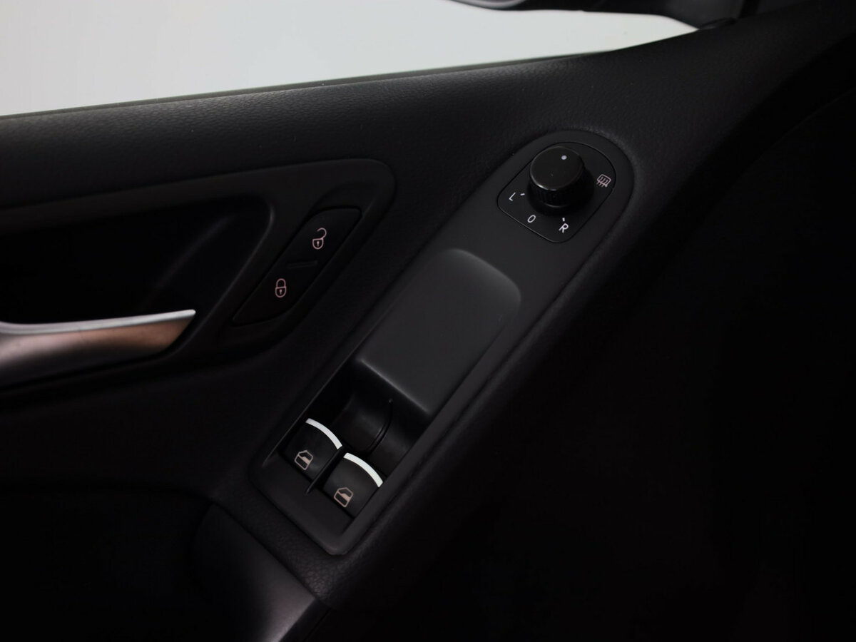 Volkswagen Golf б/у, 2012, Механическая. Фото: #14