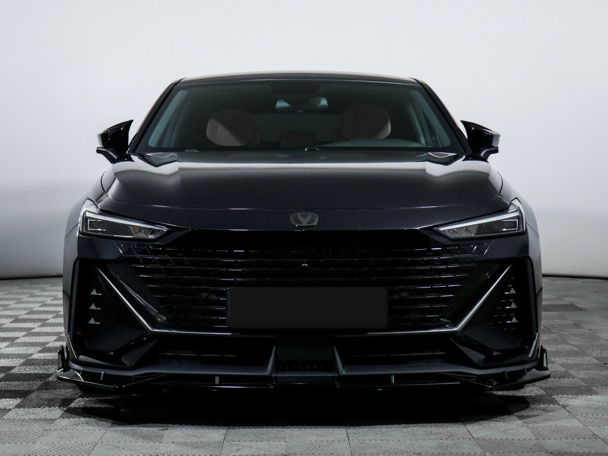 Changan UNI-V б/у, 2023, Роботизированная. Фото: #1