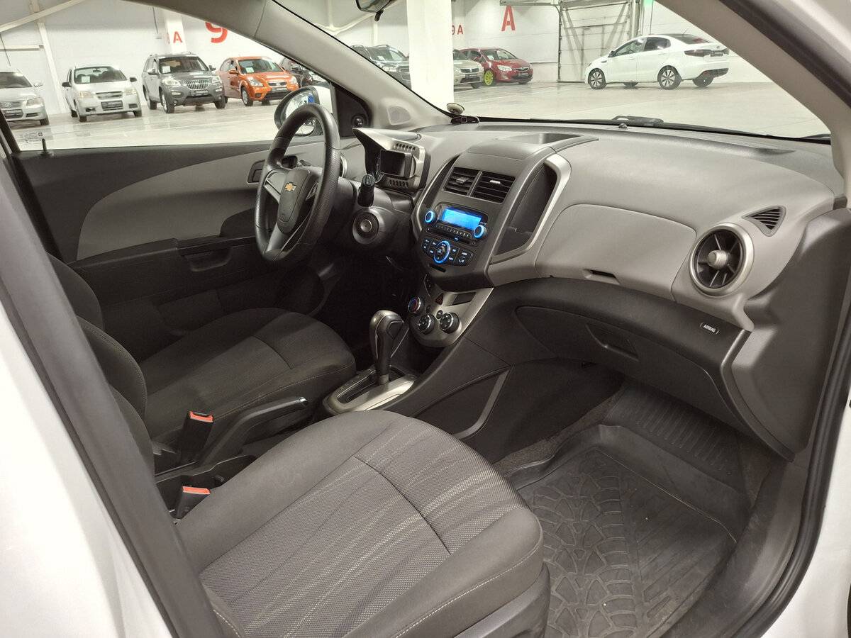 Chevrolet Aveo б/у, 2015, Автоматическая. Фото: #9