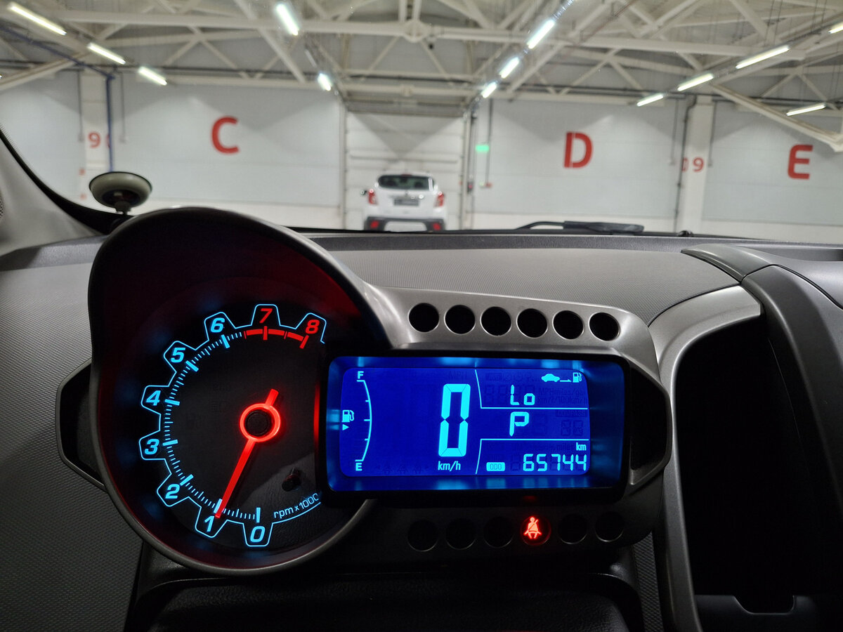 Chevrolet Aveo б/у, 2015, Автоматическая. Фото: #11