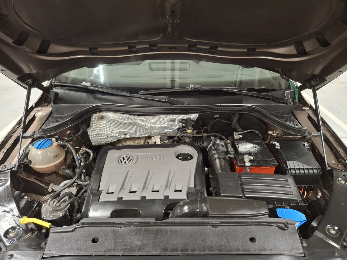 Volkswagen Tiguan б/у, 2015, Автоматическая. Фото: #8