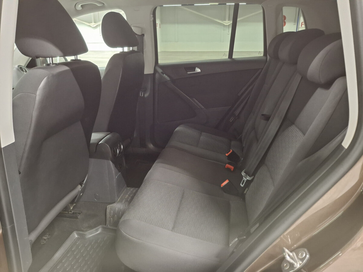 Volkswagen Tiguan б/у, 2015, Автоматическая. Фото: #11