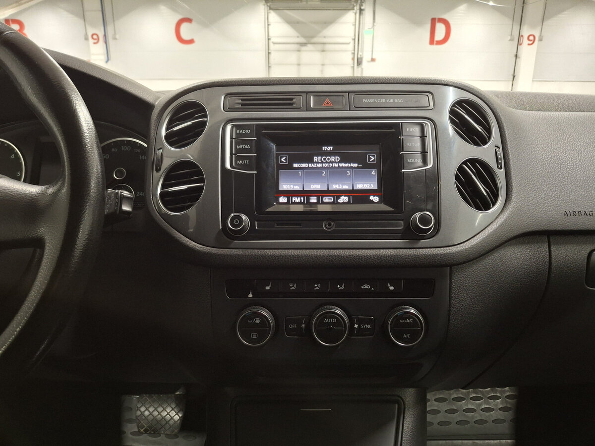 Volkswagen Tiguan б/у, 2015, Автоматическая. Фото: #14