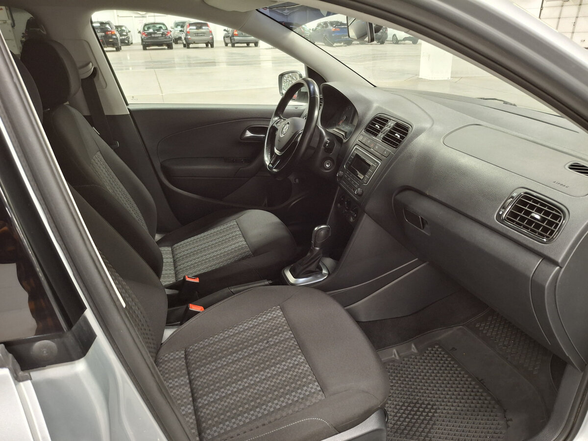 Volkswagen Polo б/у, 2016, Автоматическая. Фото: #10