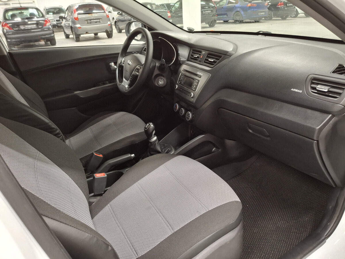 Kia Rio б/у, 2015, Механическая. Фото: #9