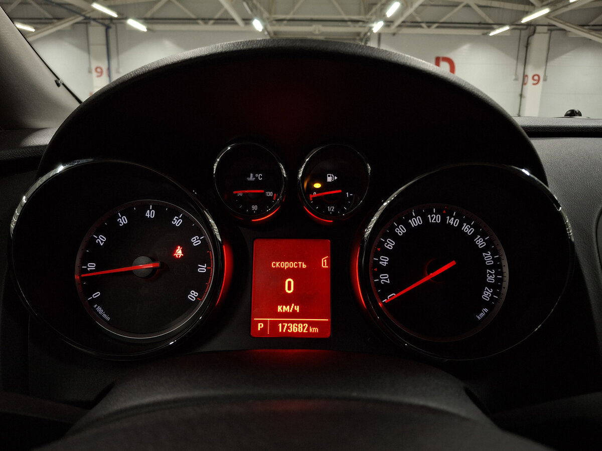 Opel Astra б/у, 2013, Автоматическая. Фото: #12