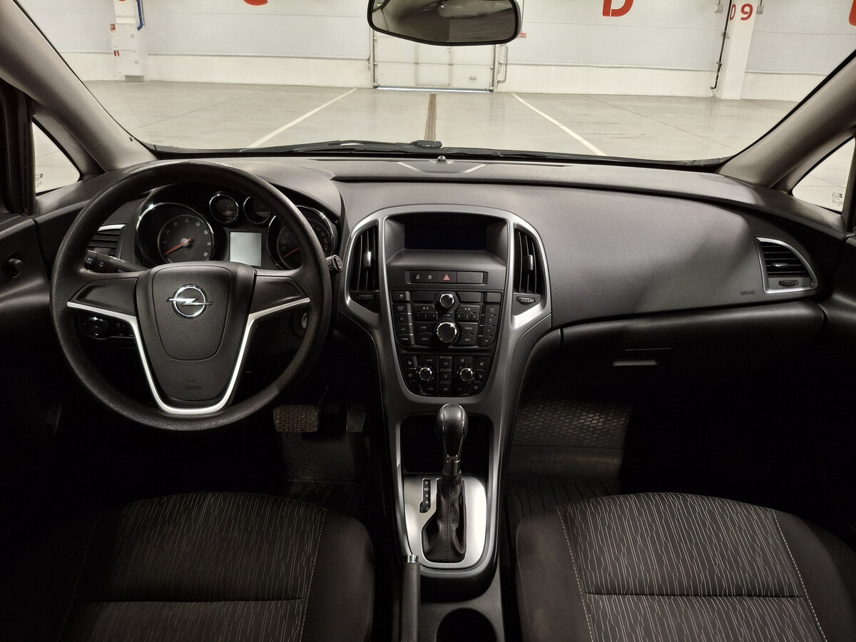Opel Astra б/у, 2013, Автоматическая. Фото: #13