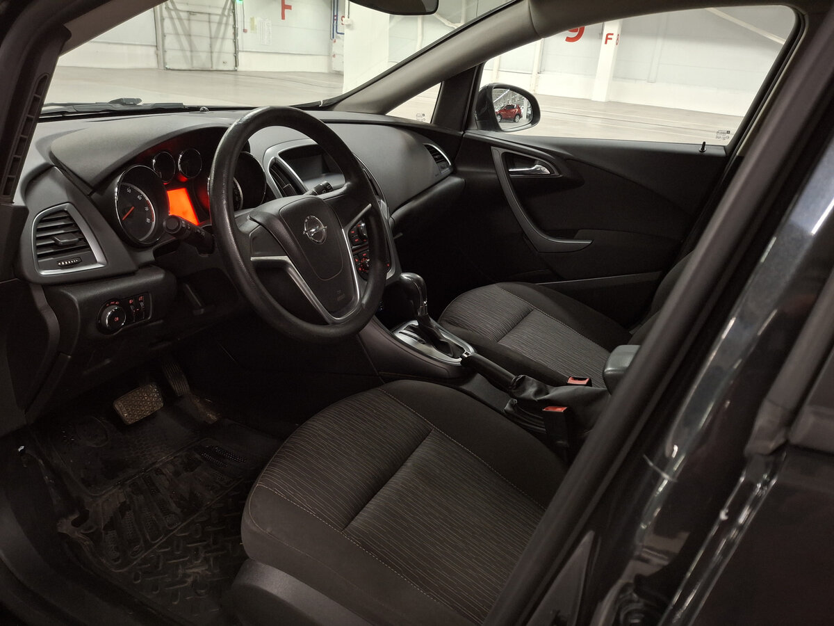 Opel Astra б/у, 2013, Автоматическая. Фото: #14
