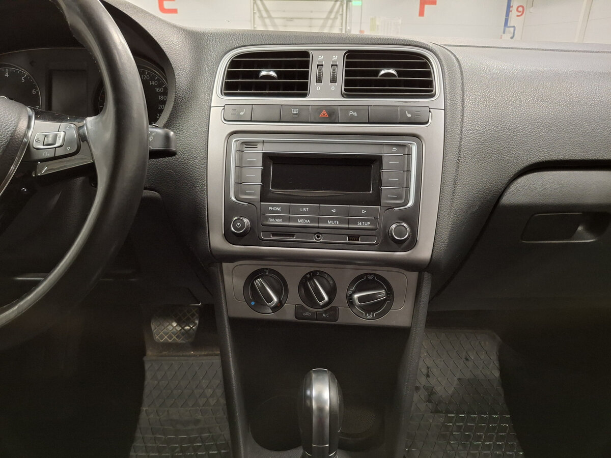 Volkswagen Polo б/у, 2019, Автоматическая. Фото: #13