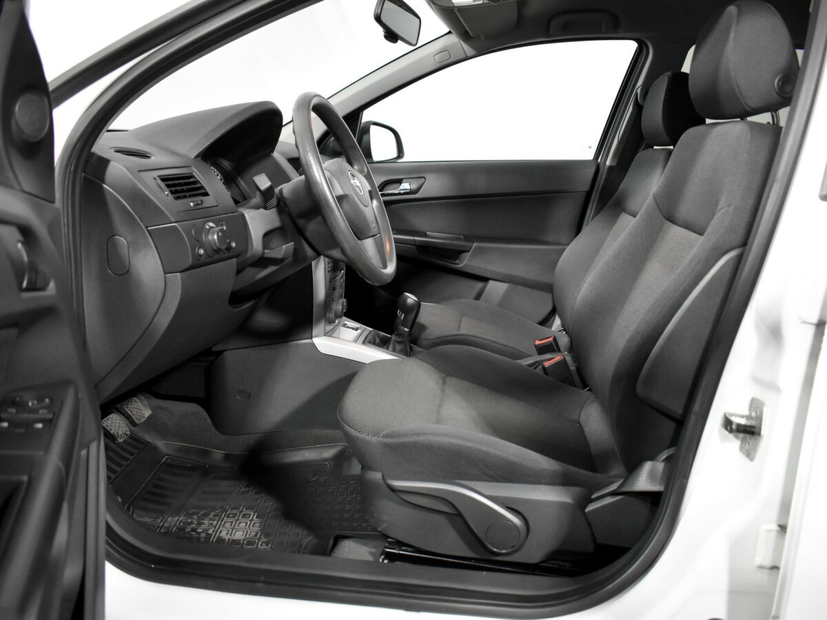 Опель Астра б/у, 2013, Механическая. Фото: #8