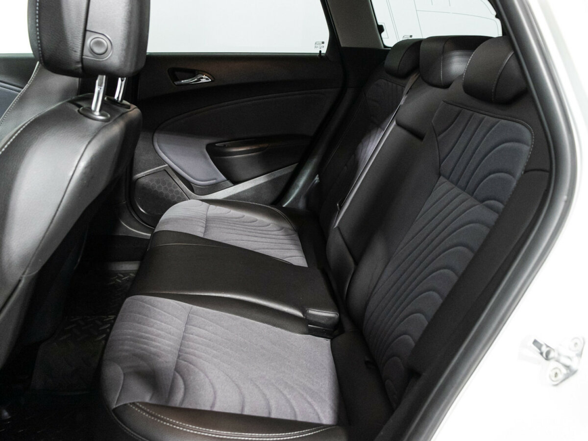 Опель Астра б/у, 2014, Автоматическая. Фото: #9