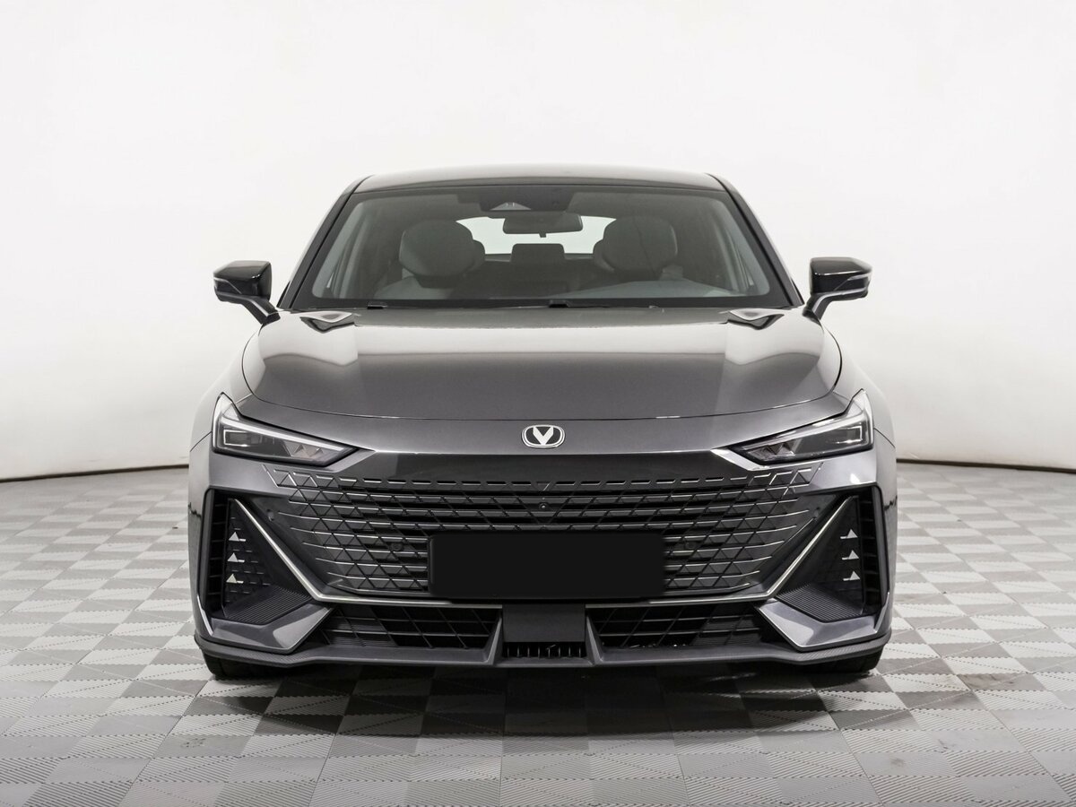 Changan UNI-V б/у, 2023, Роботизированная. Фото: #1