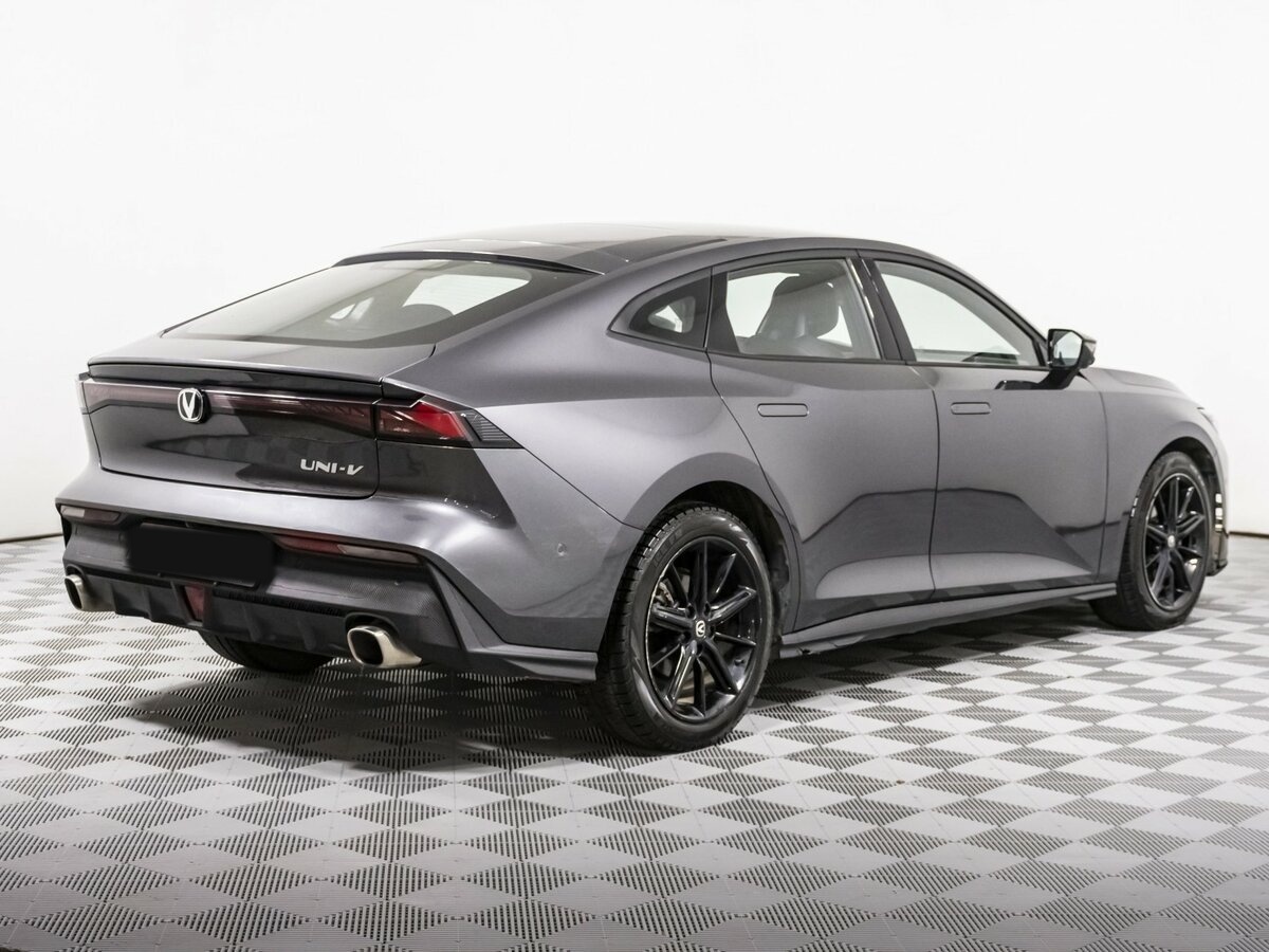 Changan UNI-V б/у, 2023, Роботизированная. Фото: #3