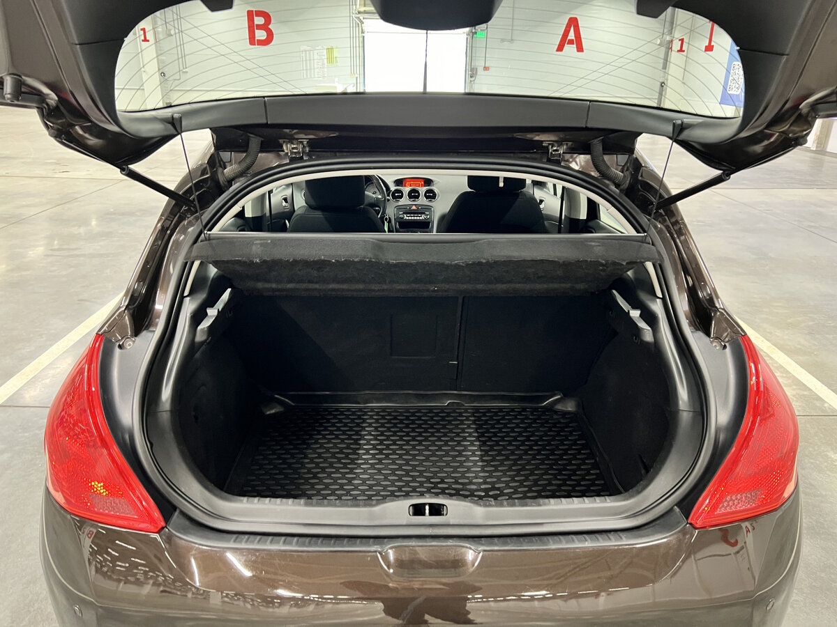 Peugeot 308 б/у, 2012, Механическая. Фото: #9