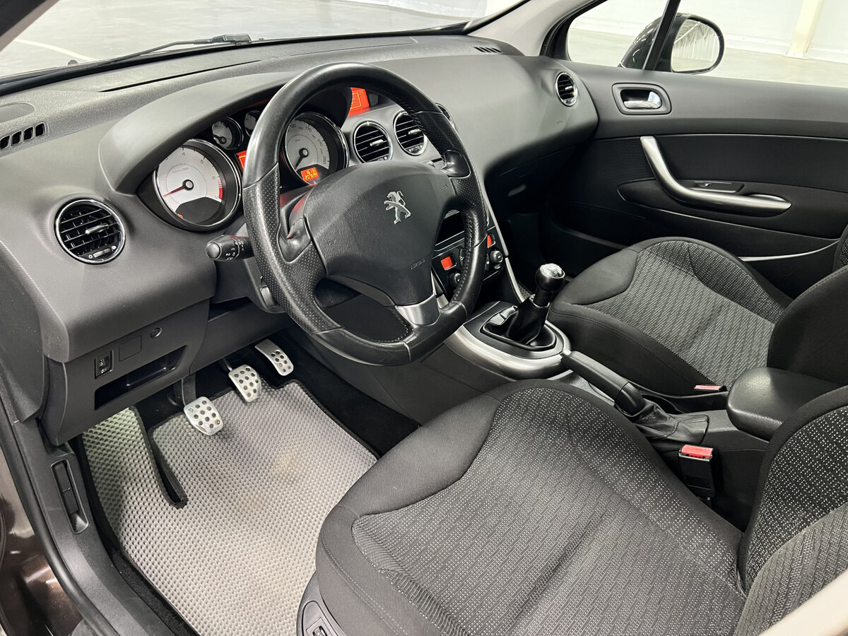 Peugeot 308 б/у, 2012, Механическая. Фото: #14