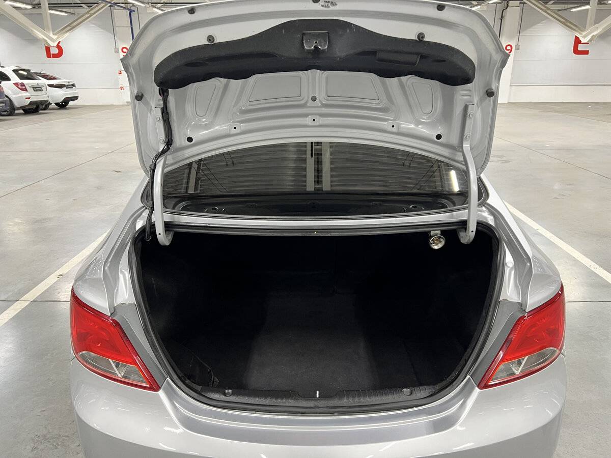 Hyundai Solaris б/у, 2015, Механическая. Фото: #9