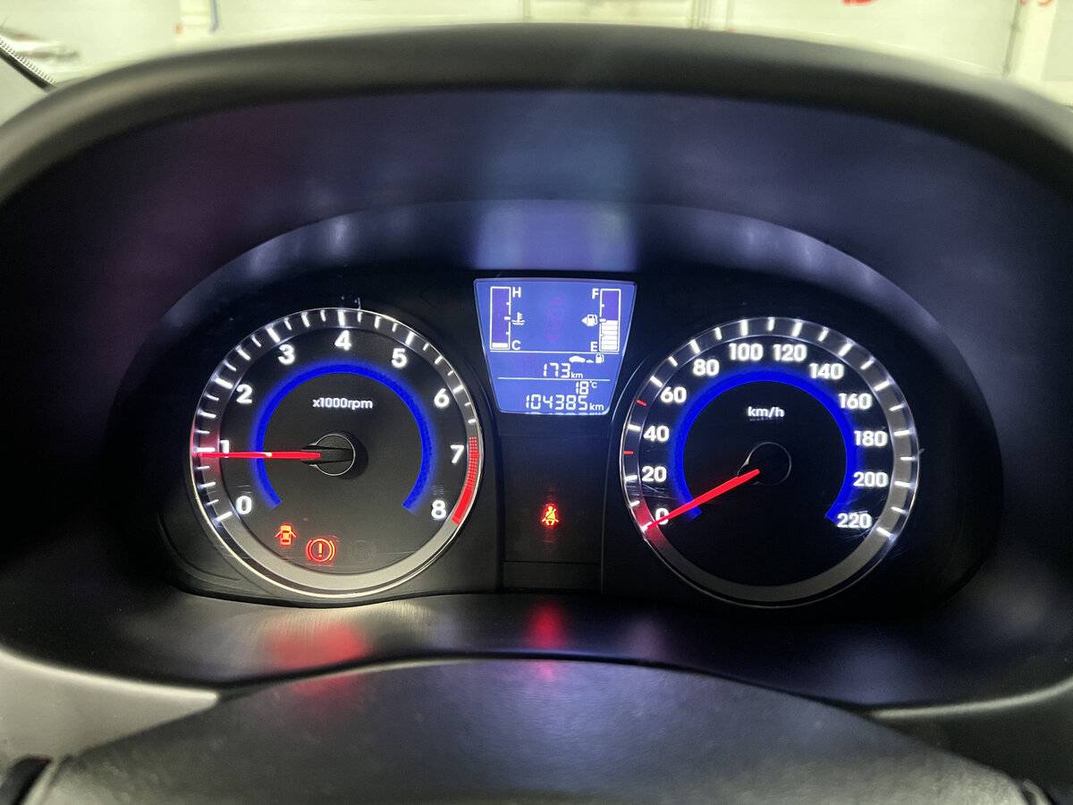 Hyundai Solaris б/у, 2015, Механическая. Фото: #12