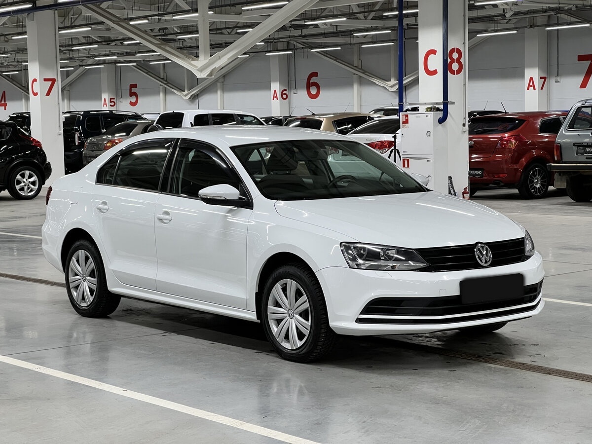 Volkswagen Jetta б/у, 2016, Автоматическая. Фото: #2