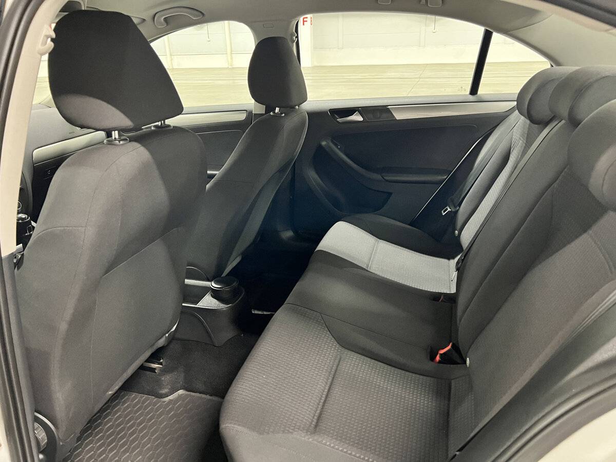 Volkswagen Jetta б/у, 2016, Автоматическая. Фото: #11