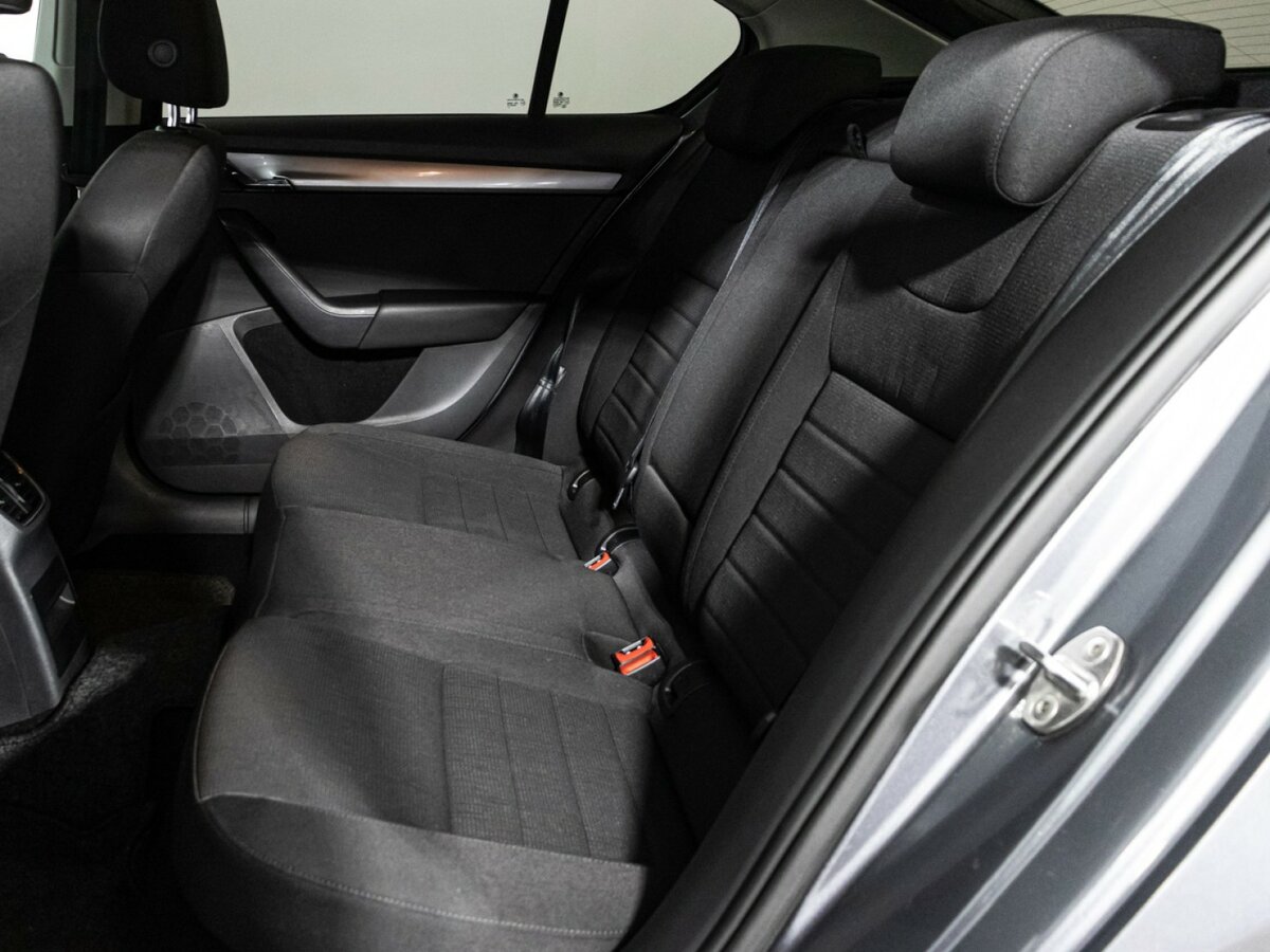 Шкода Октавия б/у, 2015, Роботизированная. Фото: #7