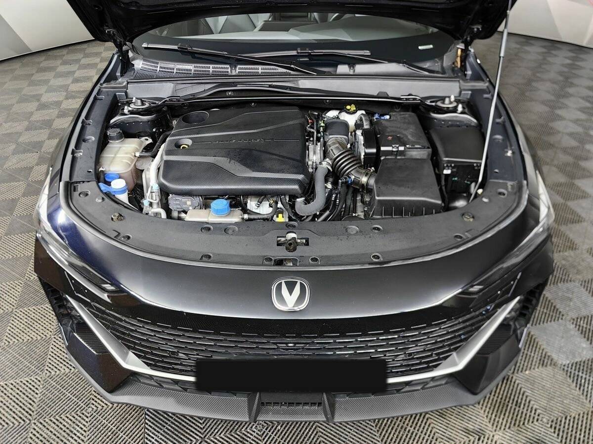 Changan UNI-V б/у, 2023, Роботизированная. Фото: #17