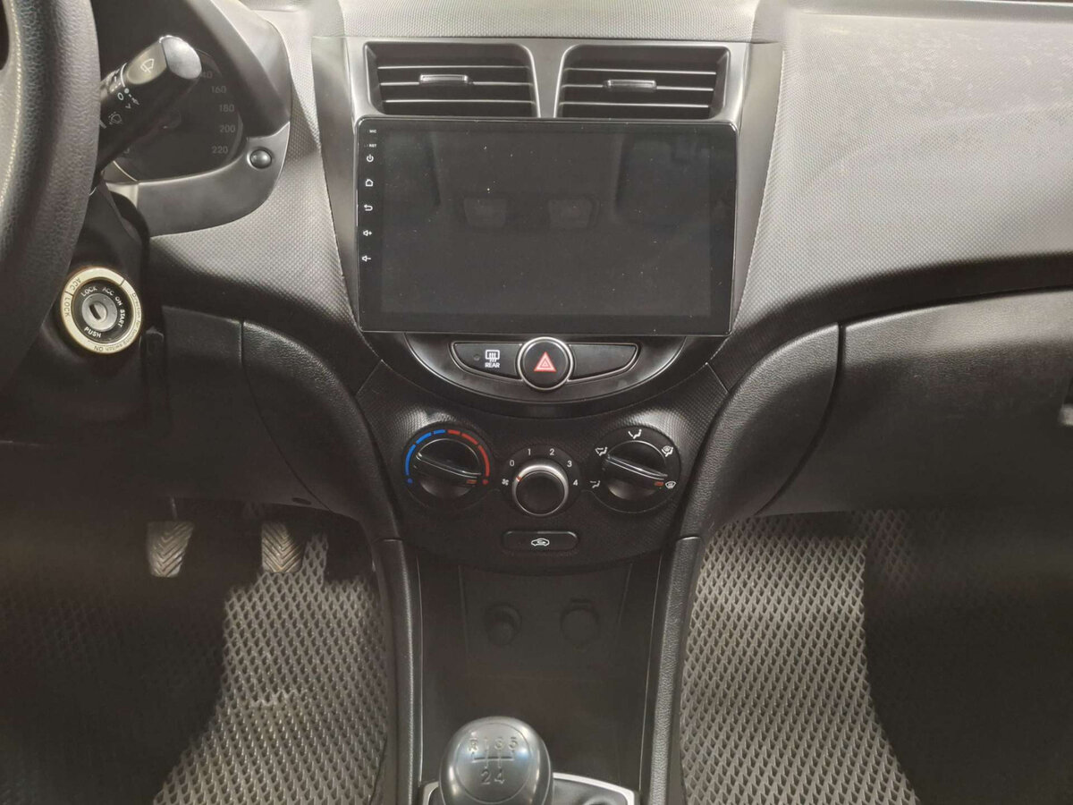 Hyundai Solaris б/у, 2016, Механическая. Фото: #14