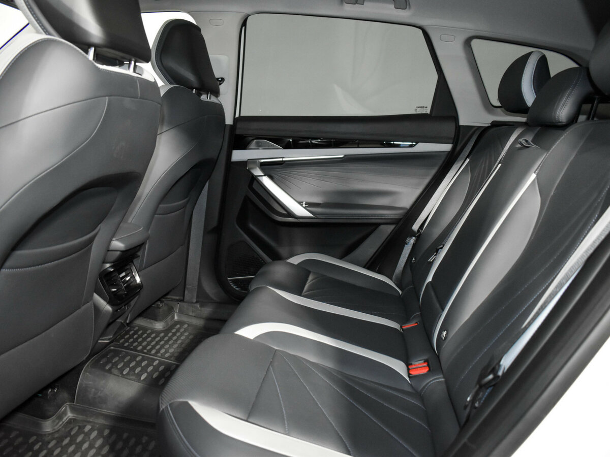 Geely Atlas б/у, 2024, Автоматическая. Фото: #9