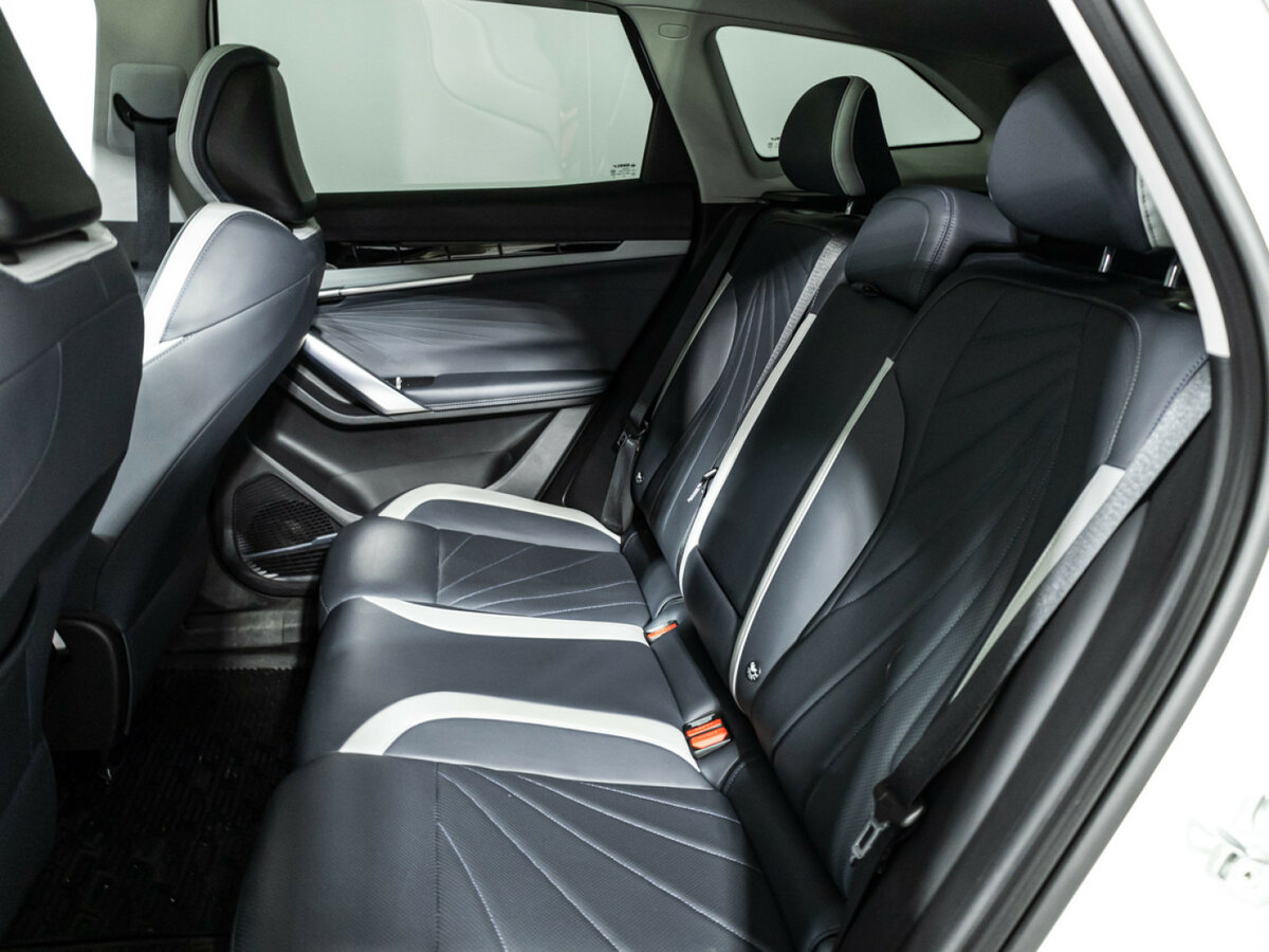 Geely Atlas б/у, 2024, Роботизированная. Фото: #9