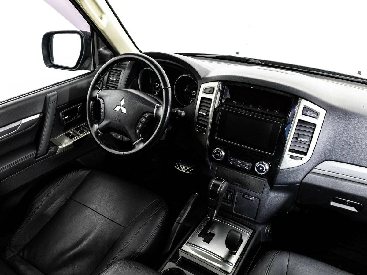 Mitsubishi Pajero б/у, 2017, Автоматическая. Фото: #15