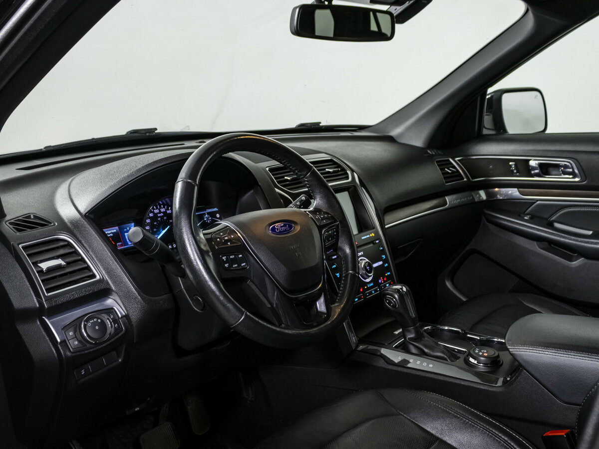 Ford Explorer б/у, 2018, Автоматическая. Фото: #7