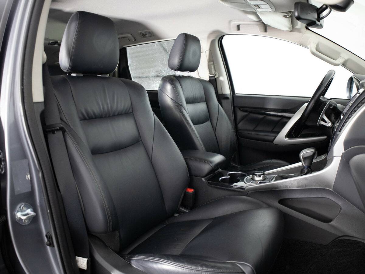 Mitsubishi Pajero Sport б/у, 2016, Автоматическая. Фото: #11