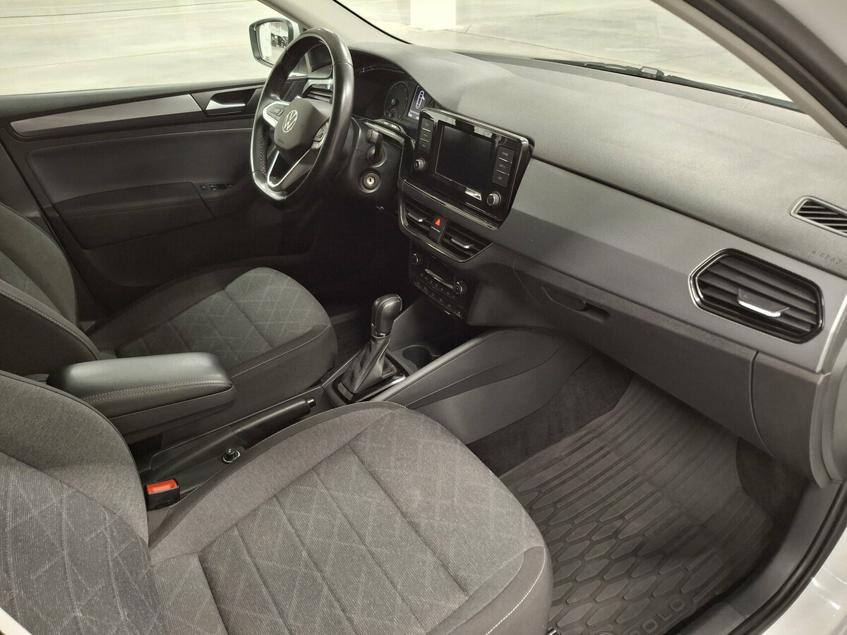 Volkswagen Polo б/у, 2021, Автоматическая. Фото: #10