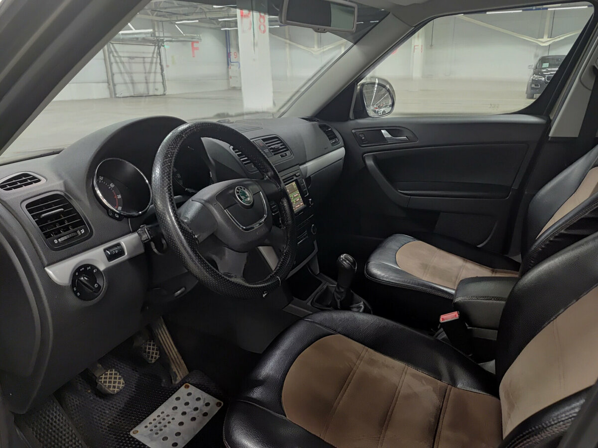 Skoda Yeti б/у, 2012, Механическая. Фото: #15