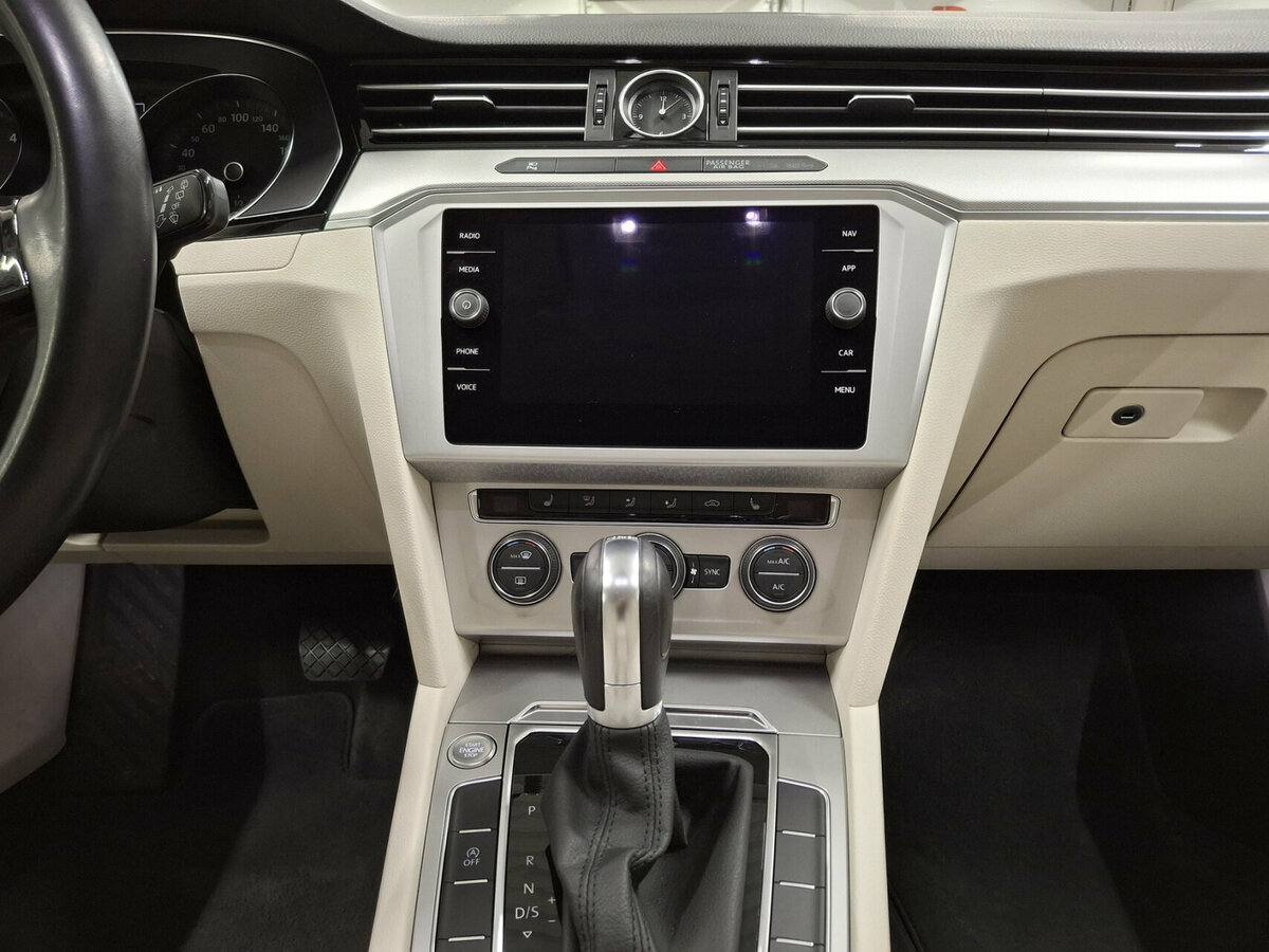 Volkswagen Passat б/у, 2018, Роботизированная. Фото: #14