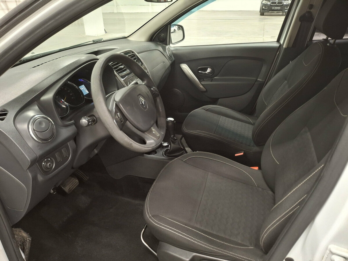 Renault Logan б/у, 2017, Автоматическая. Фото: #15