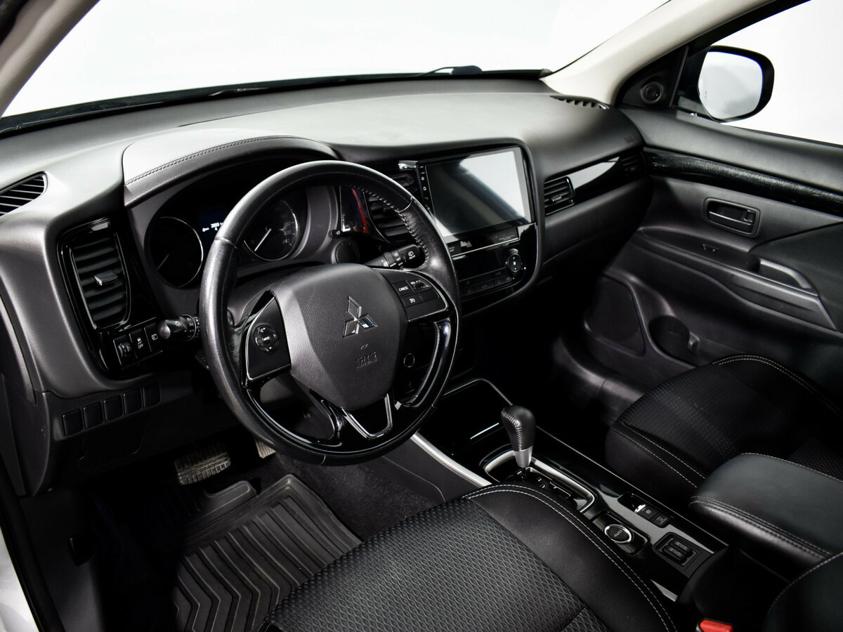 Mitsubishi Outlander б/у, 2018, Вариатор. Фото: #6